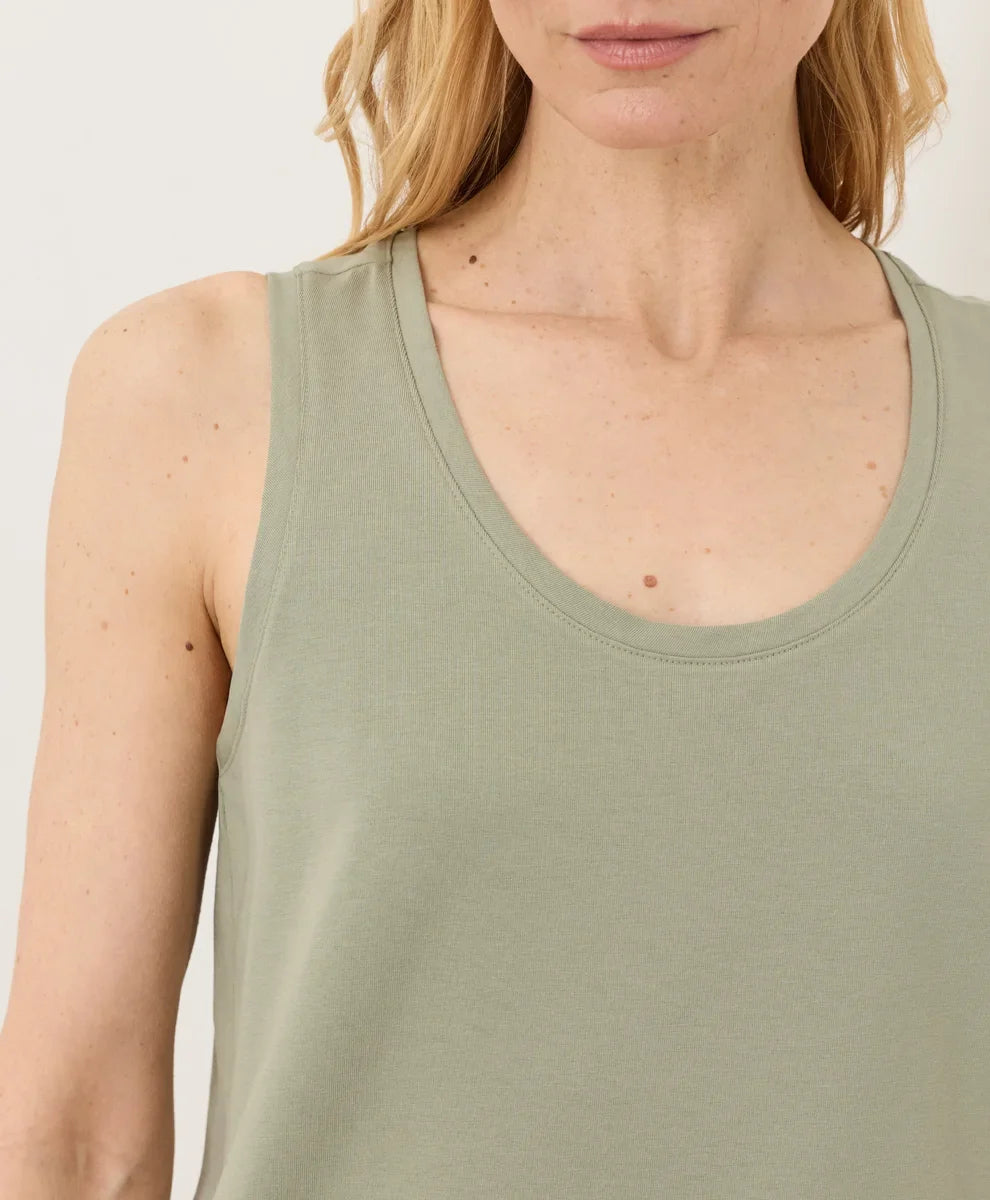 clearance luxe essential scoop neck tank
